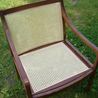 Repair of caned chairs and rocking chairs by DIY (Do It Yourself)
